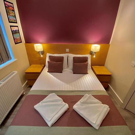 Holtwhites Hotel Enfield Eksteriør billede