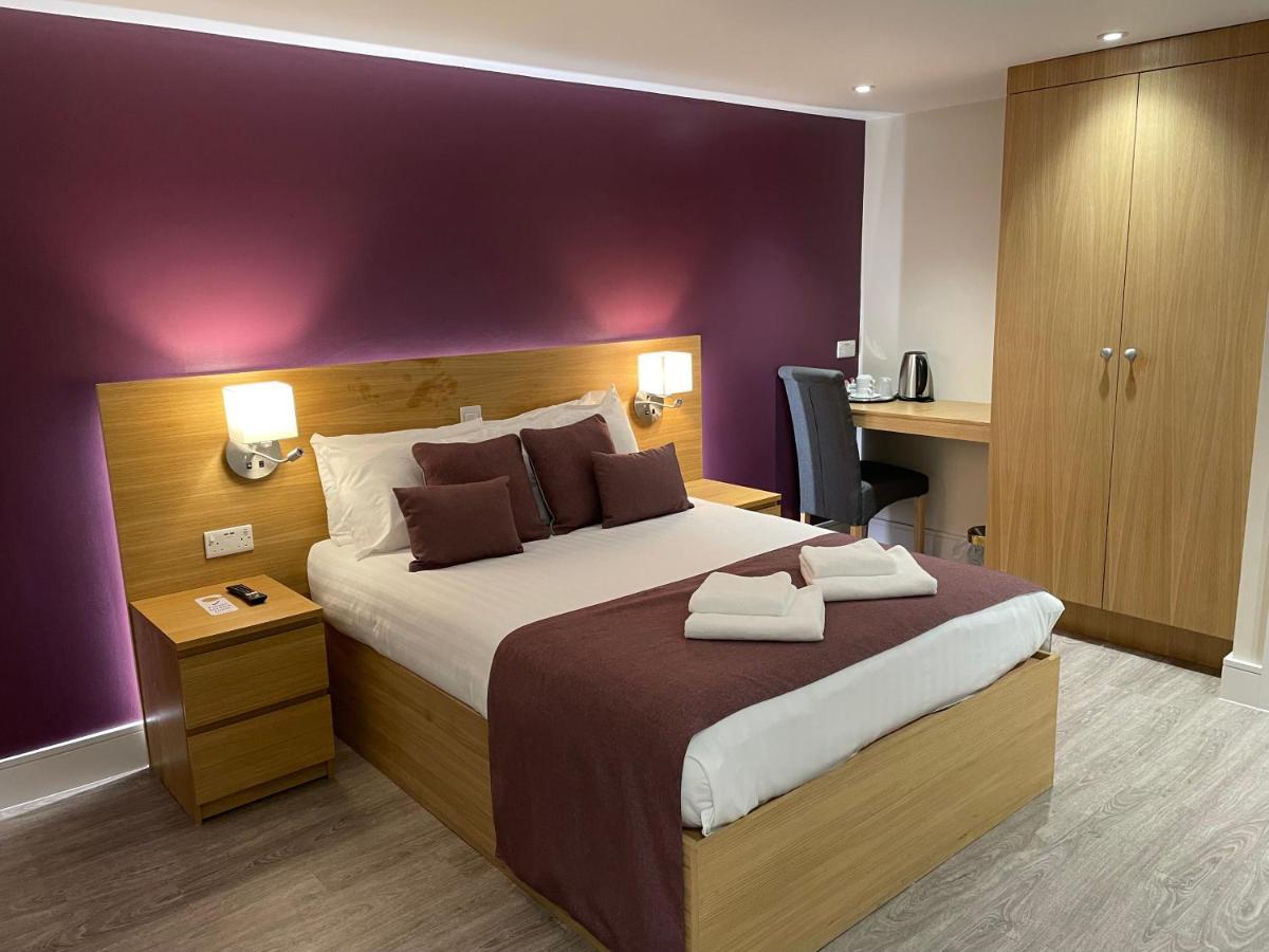 Holtwhites Hotel Enfield Eksteriør billede