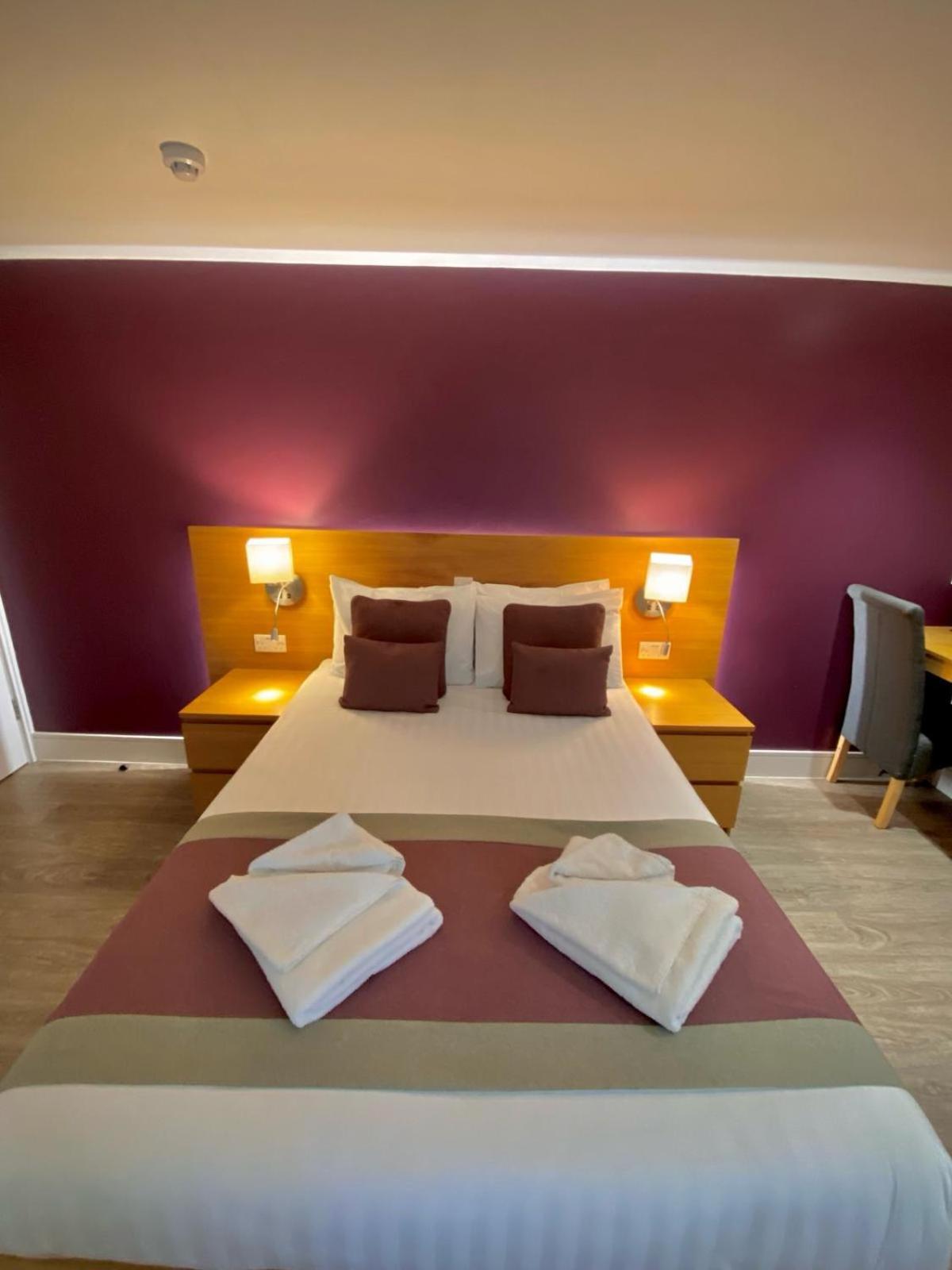 Holtwhites Hotel Enfield Eksteriør billede