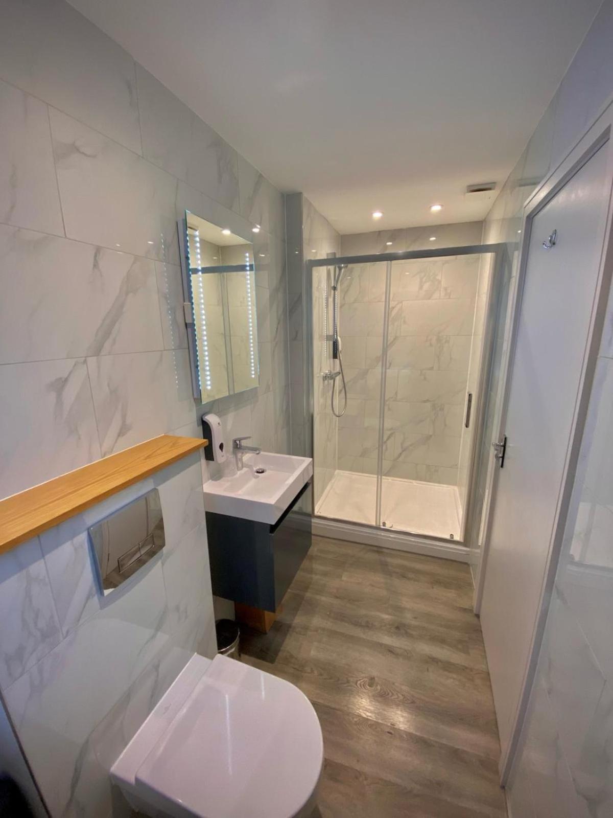 Holtwhites Hotel Enfield Eksteriør billede