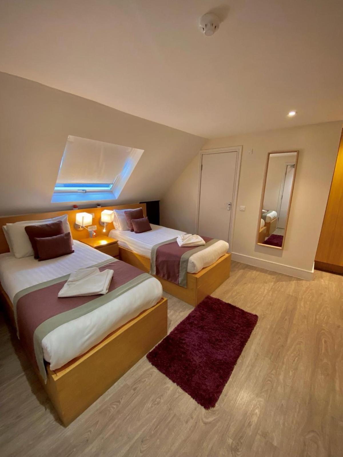 Holtwhites Hotel Enfield Eksteriør billede