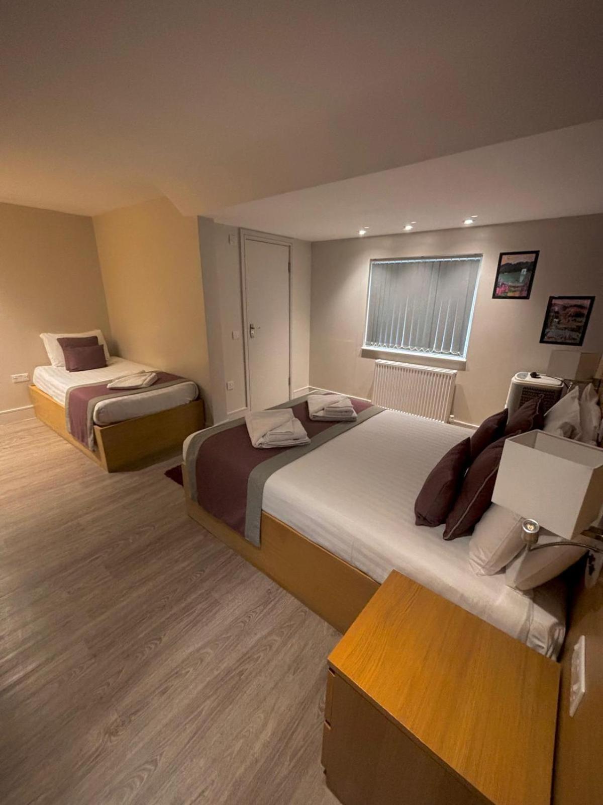 Holtwhites Hotel Enfield Eksteriør billede