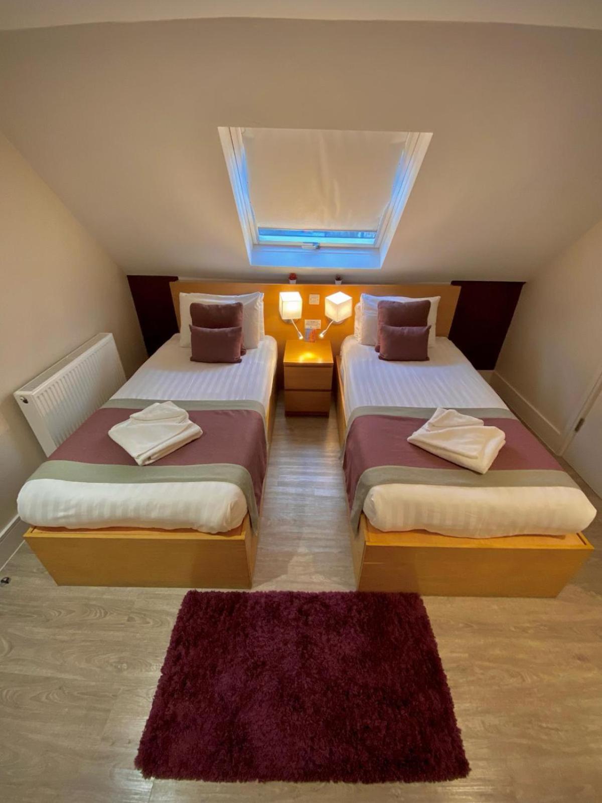 Holtwhites Hotel Enfield Eksteriør billede